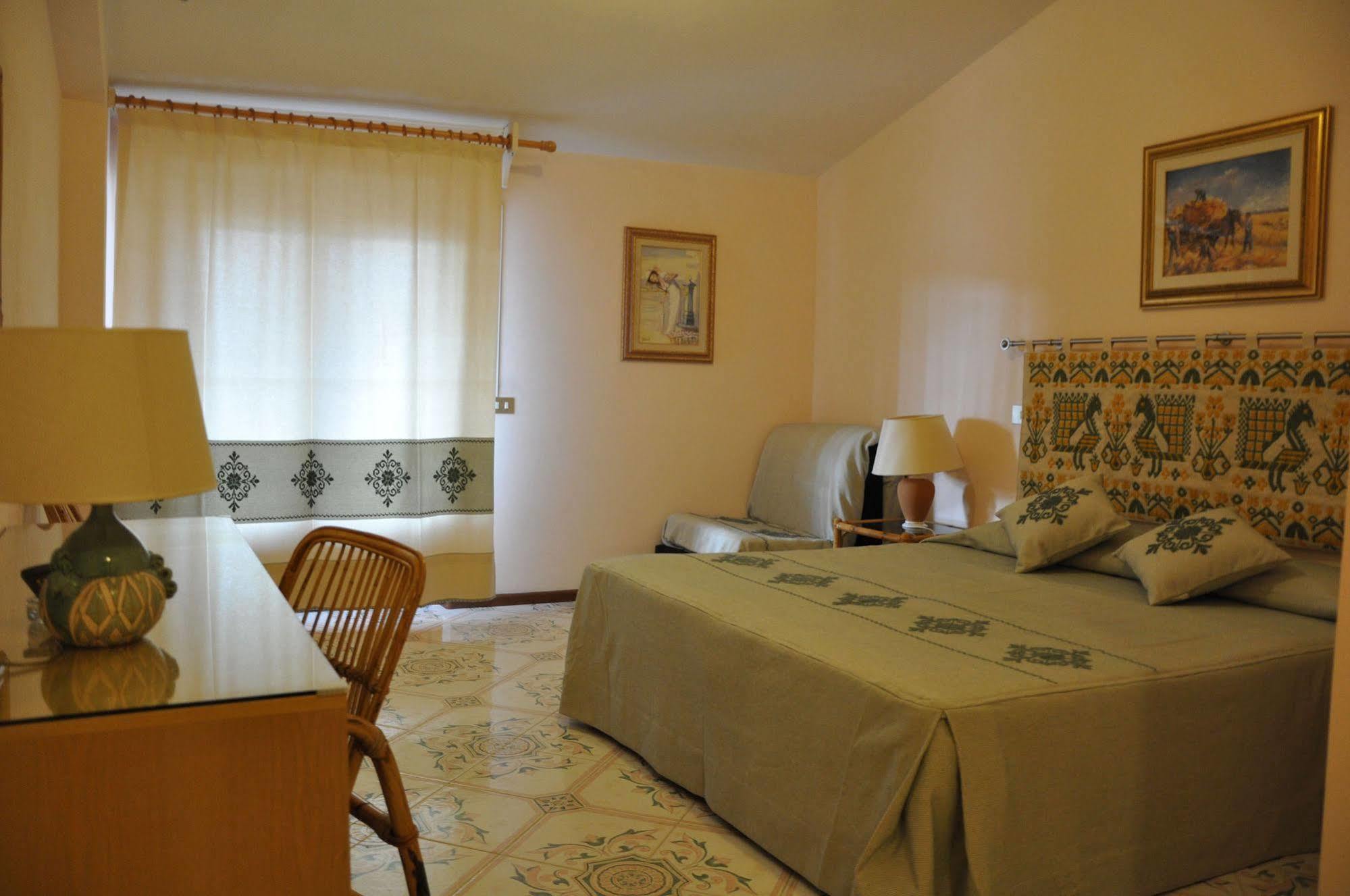 Hotel L'Oasi Cala Gonone Εξωτερικό φωτογραφία