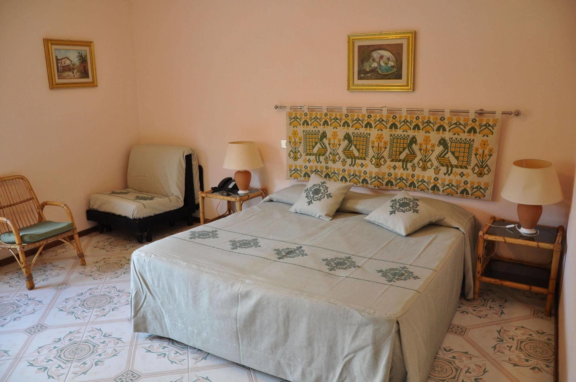 Hotel L'Oasi Cala Gonone Εξωτερικό φωτογραφία