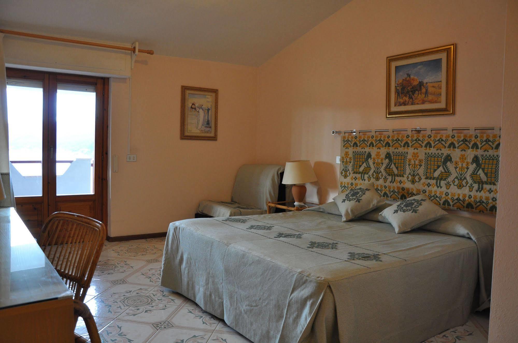 Hotel L'Oasi Cala Gonone Εξωτερικό φωτογραφία